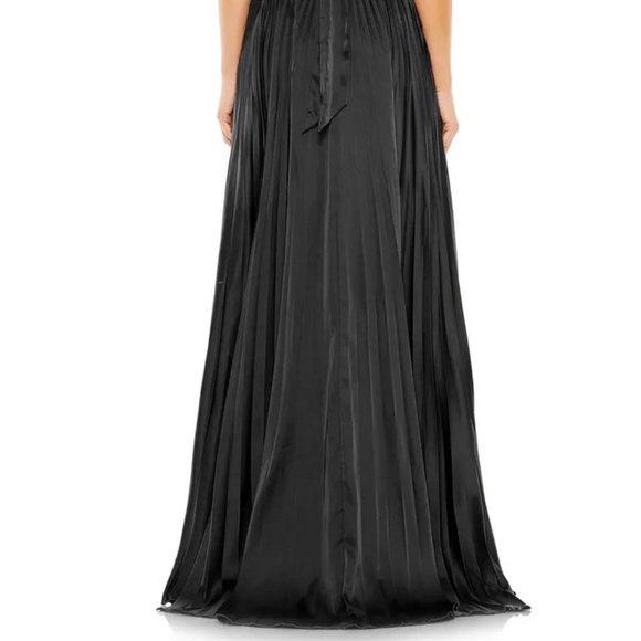 Mac Duggal Black Feather Cutout Pleated Open Back Gown Prom Gown Formal Dress - Picture 4 of 5